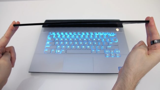 Intentionally moved the screen to check the screen flex.
