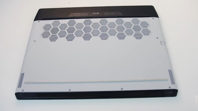 Air intake vents underneath the laptop of Alienware m15 r2.